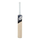 NEW BALANCE DC 300 JUNIOR CRICKET BAT KW 2025